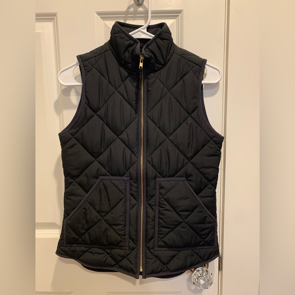 Black quilted vest by JCREW Factory. Size XXS. Excellent condition. - Picture 1 of 4